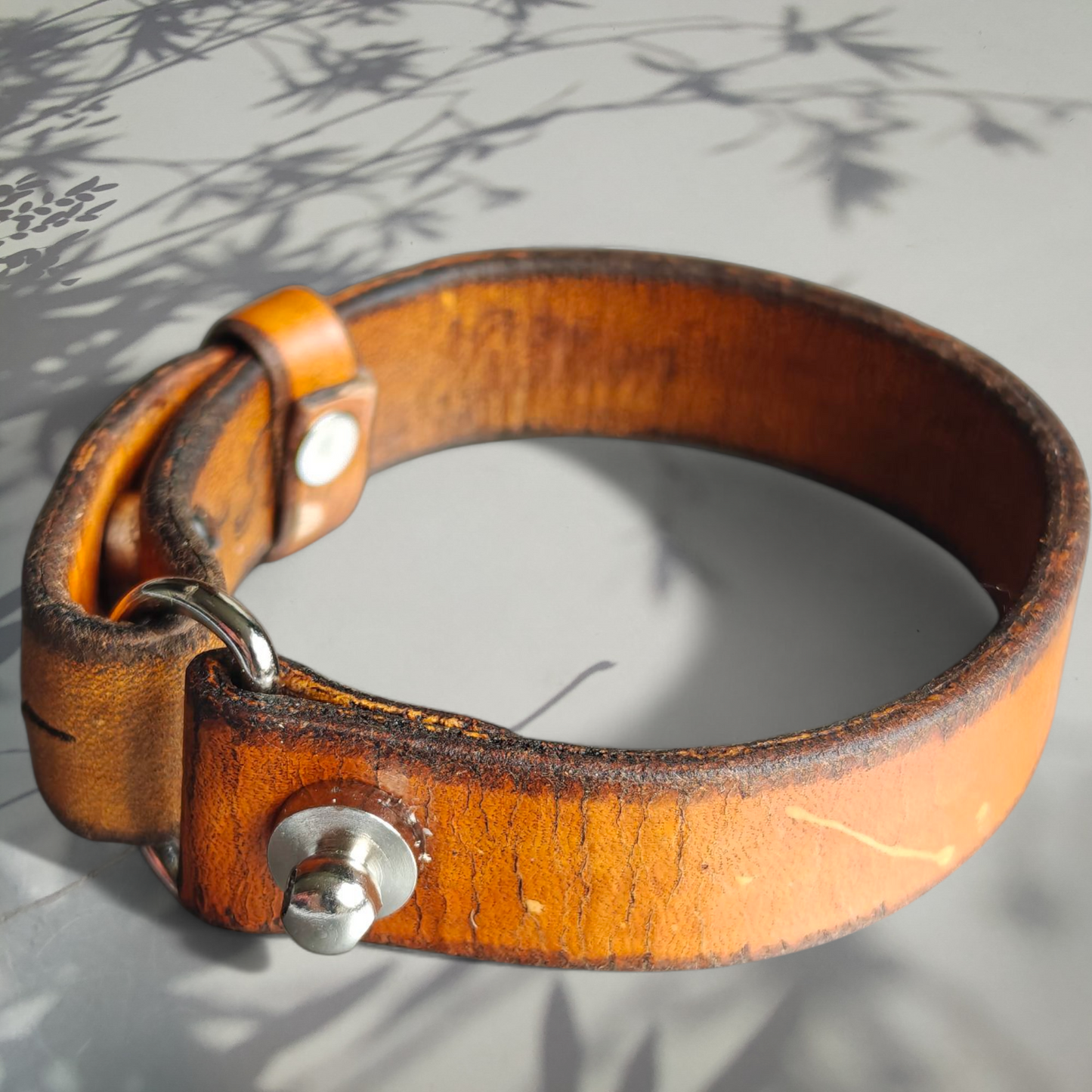 Aseman Tuonenlanka| kasviparkittu nahka | tikkaamaton, käsintehty ranneke Liedosta