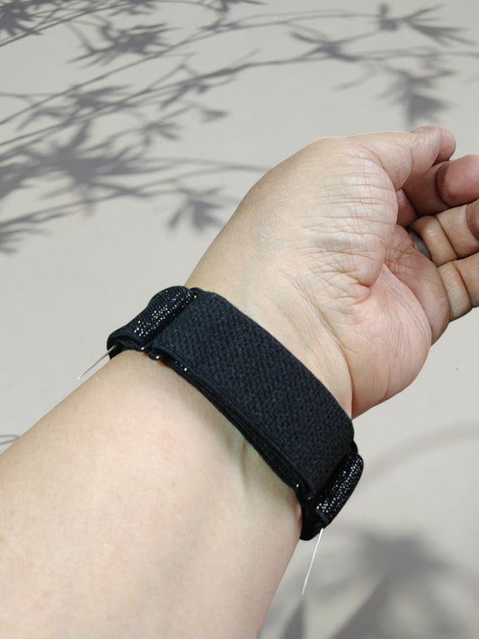 Ukkoset musta Kellonranneke – joustava kellonranneke, joka on vain loistava