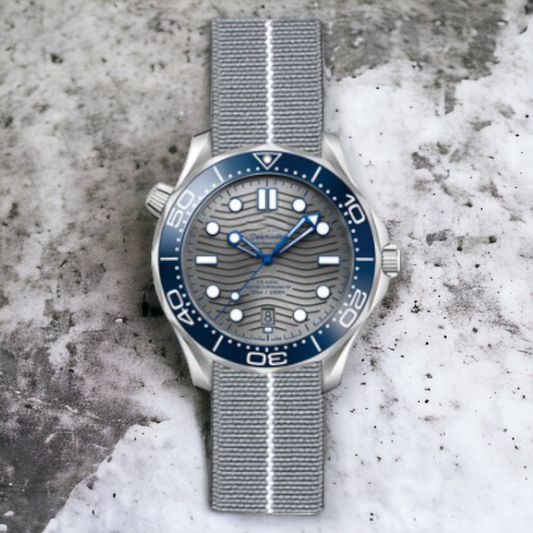 kellonranneke Marine Nationale | joustava harmaa valkoisella raidalla