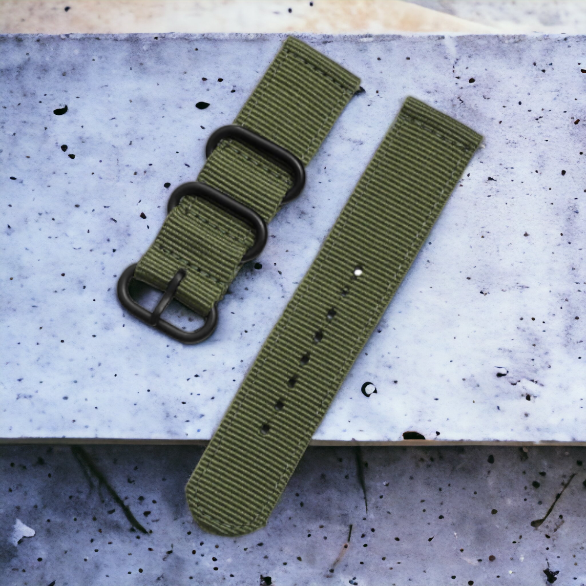 Natoranneke Taistoz-Katz | Kaksiosainen vihreä