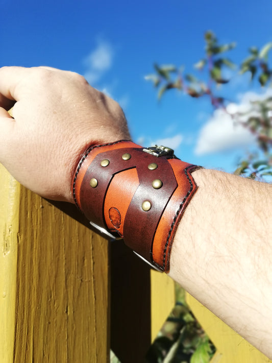 Kellonranneke X nahkaa - käsityötä suomesta NahkaJaakko