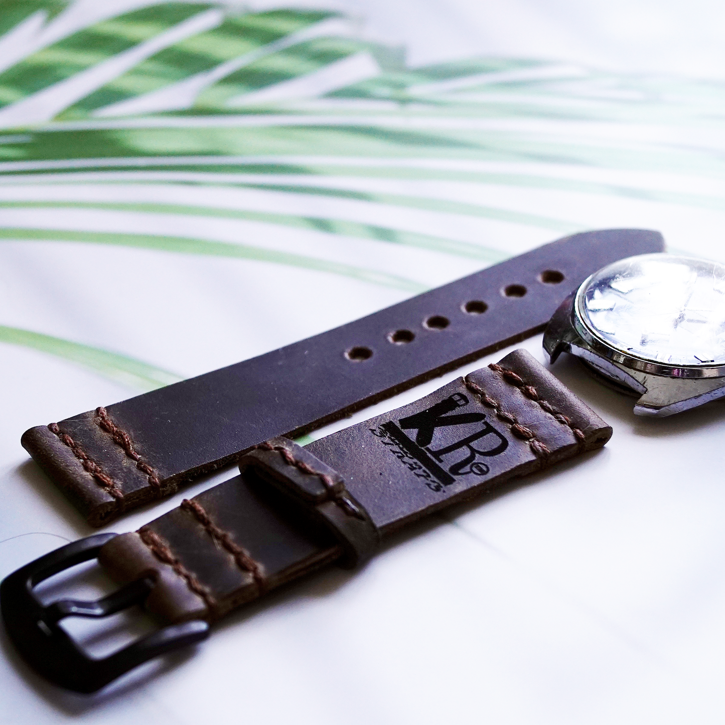 Kellonranneke käsityö | kaksiosainen Taivaanraja piinaomena ananasnahka - Piñatex® PERFORMANCE Sand Dune