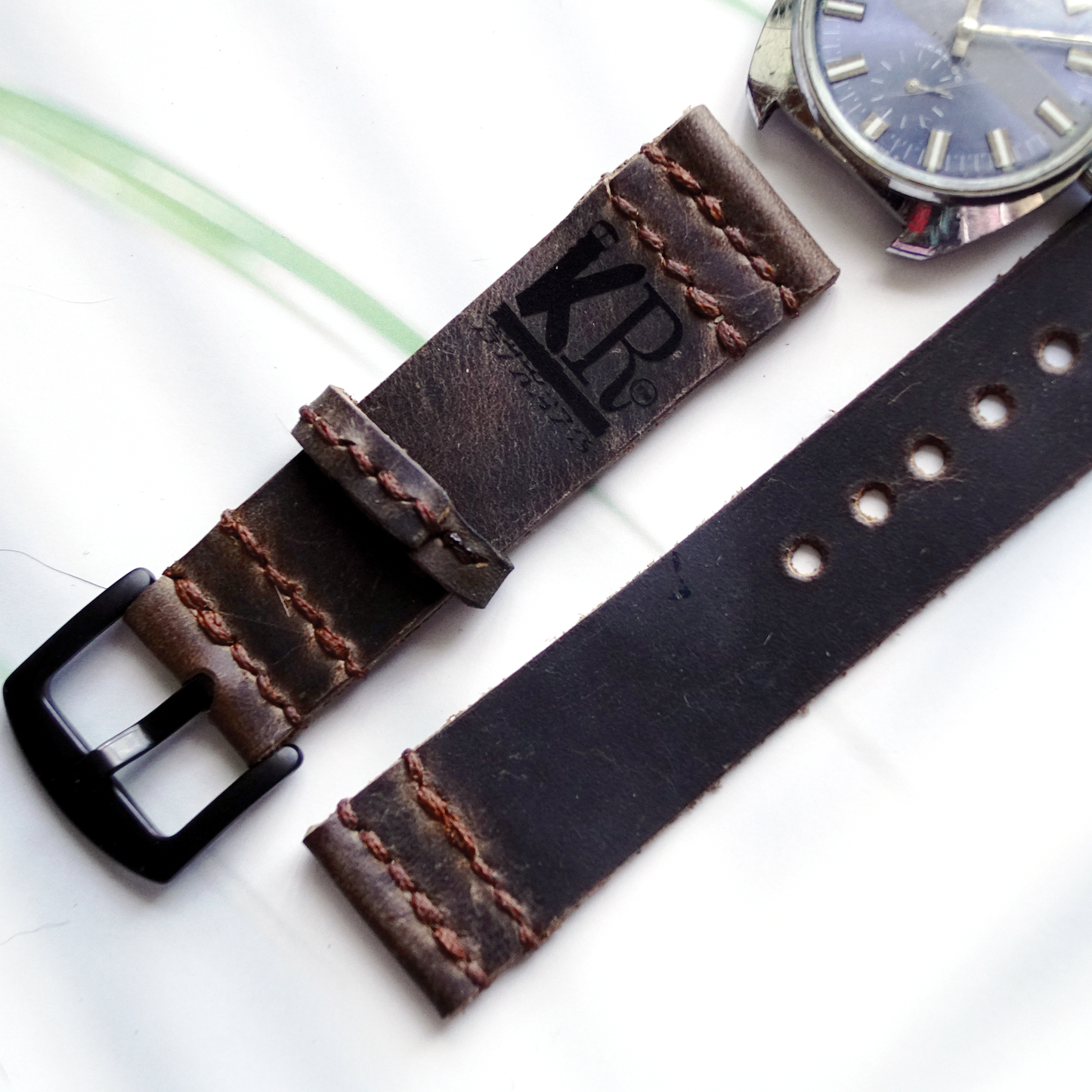 Kellonranneke käsityö | kaksiosainen Taivaanraja piinaomena ananasnahka - Piñatex® PERFORMANCE Sand Dune