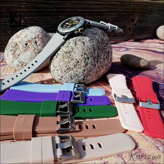 Nämä Kumirannekeet ovat tukevia ja samalla hauskoja. Valmistusmateriaali on oikeastaan silikooni / kumiseos, mutta käyttöominaisuudet ovat samat kuin silikooni tai kumirannekkeissa - olemme vakavissamme mahdollisen luonnonkumiallergian kanssa. Nämä ovat rohkeissa väreissä ja niissä on lämpimän tuntuinen pinta.