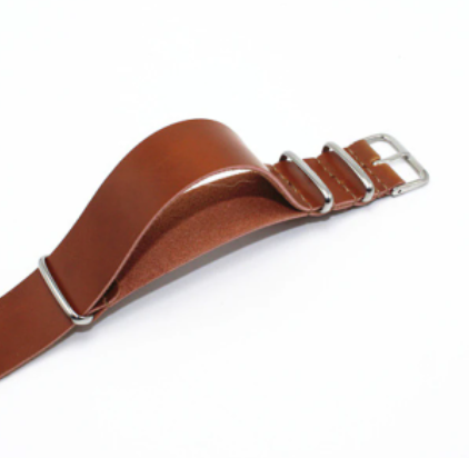 kelloranneke.fi keinonahkainen nato Kelloranneke on mitä loistavin valinta, kun etsit klassisen näköistä ja samalla edullista ranneketta kelloosi. Toimitus kotiisi kirjeenä 0-3€ ja toimitus aina tiistaina. Hanki samalla jousitapit ja jousitappityökalu: vaihda itse kellonranneke Karisma kelloranneke.fi ohjeilla