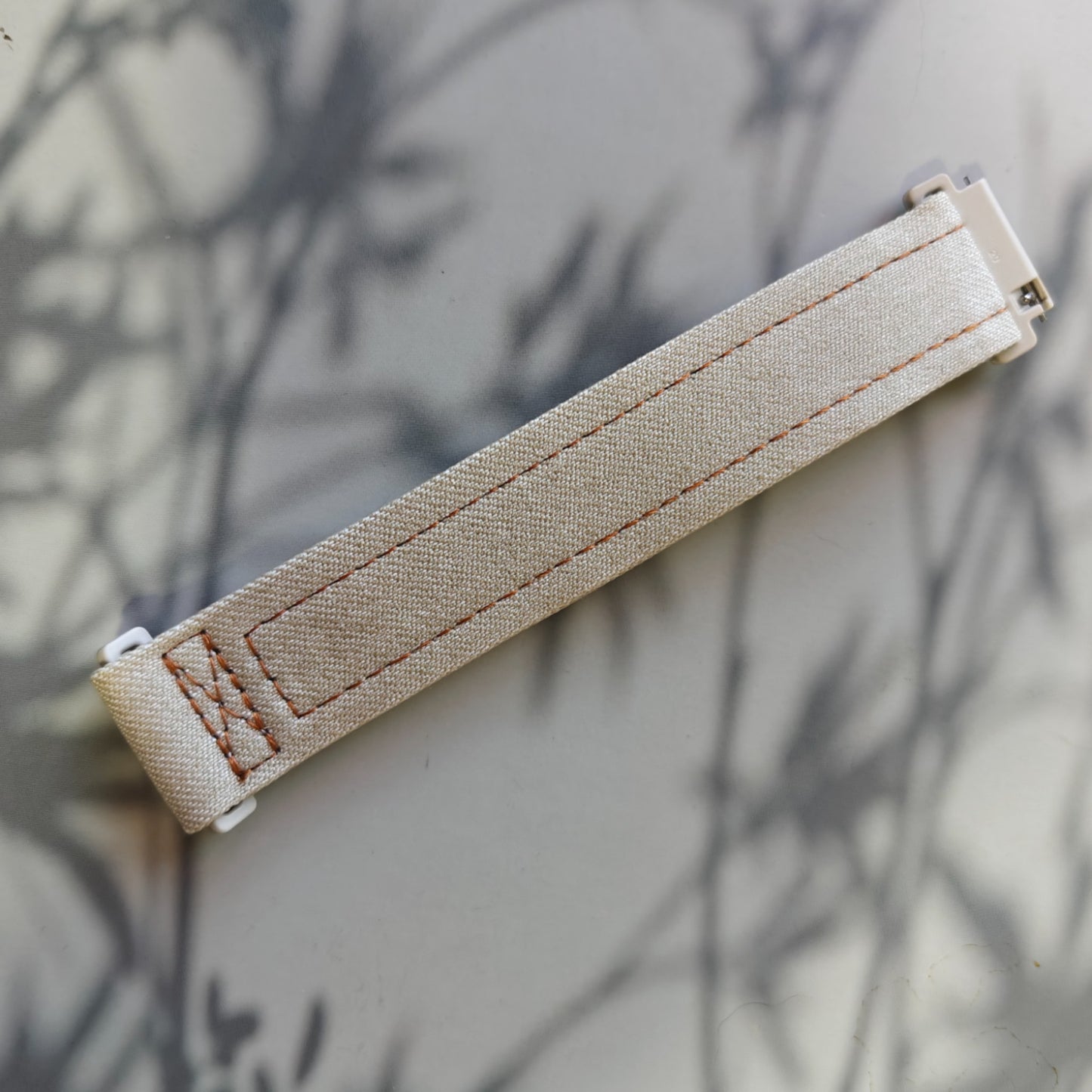 Kellonranneke  Loopsteri Canvas Nylon - tarrasäätö maitokahvin ruskea