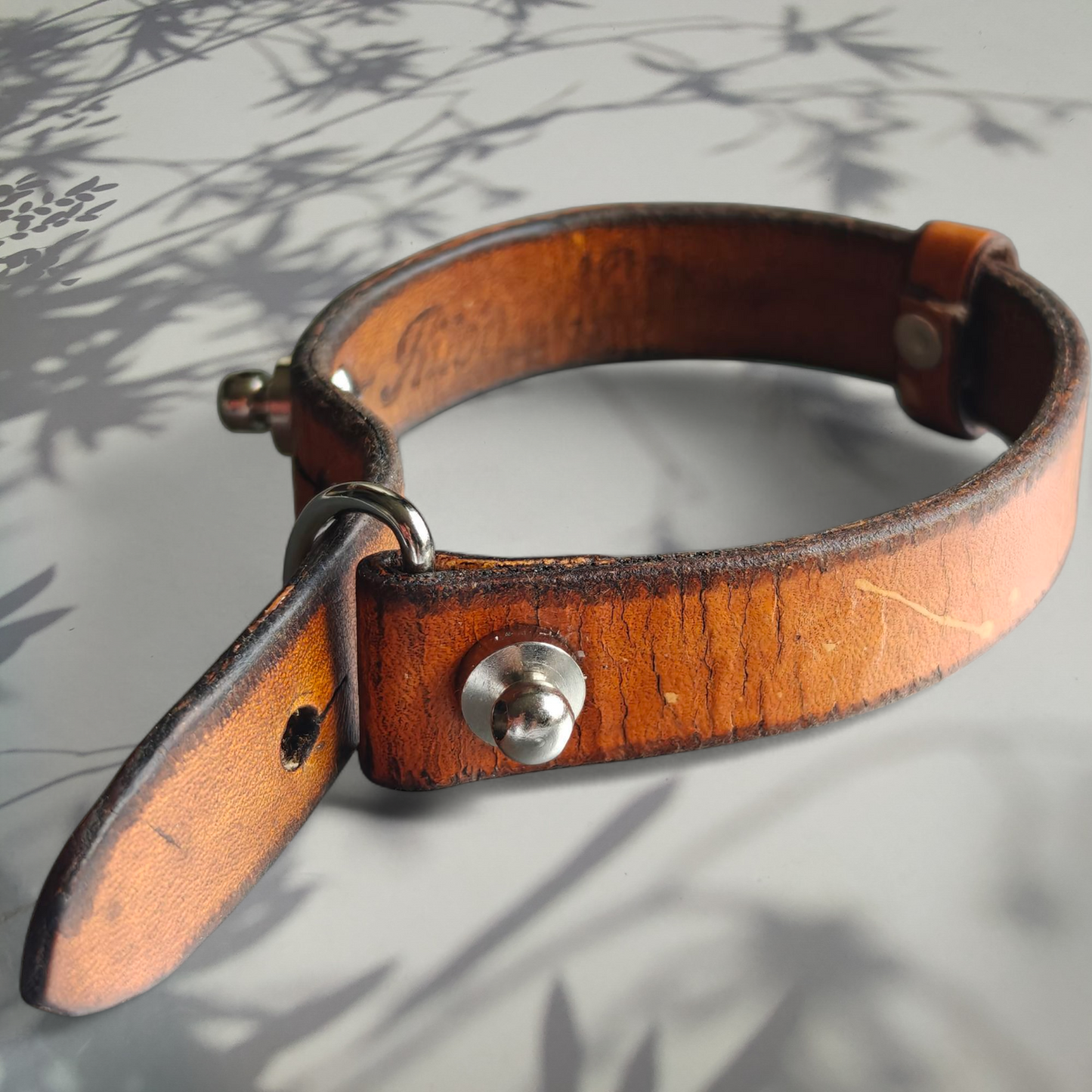 Aseman Tuonenlanka| kasviparkittu nahka | tikkaamaton, käsintehty ranneke Liedosta