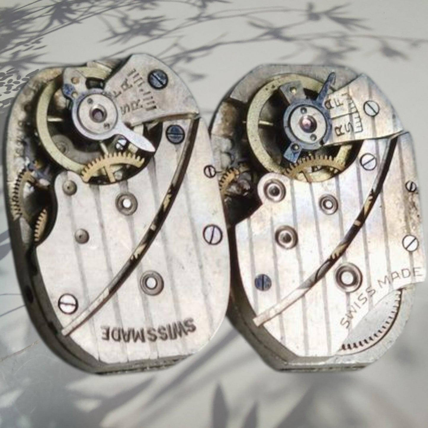 Rannekello korvakorut vintage steampunk nappi
