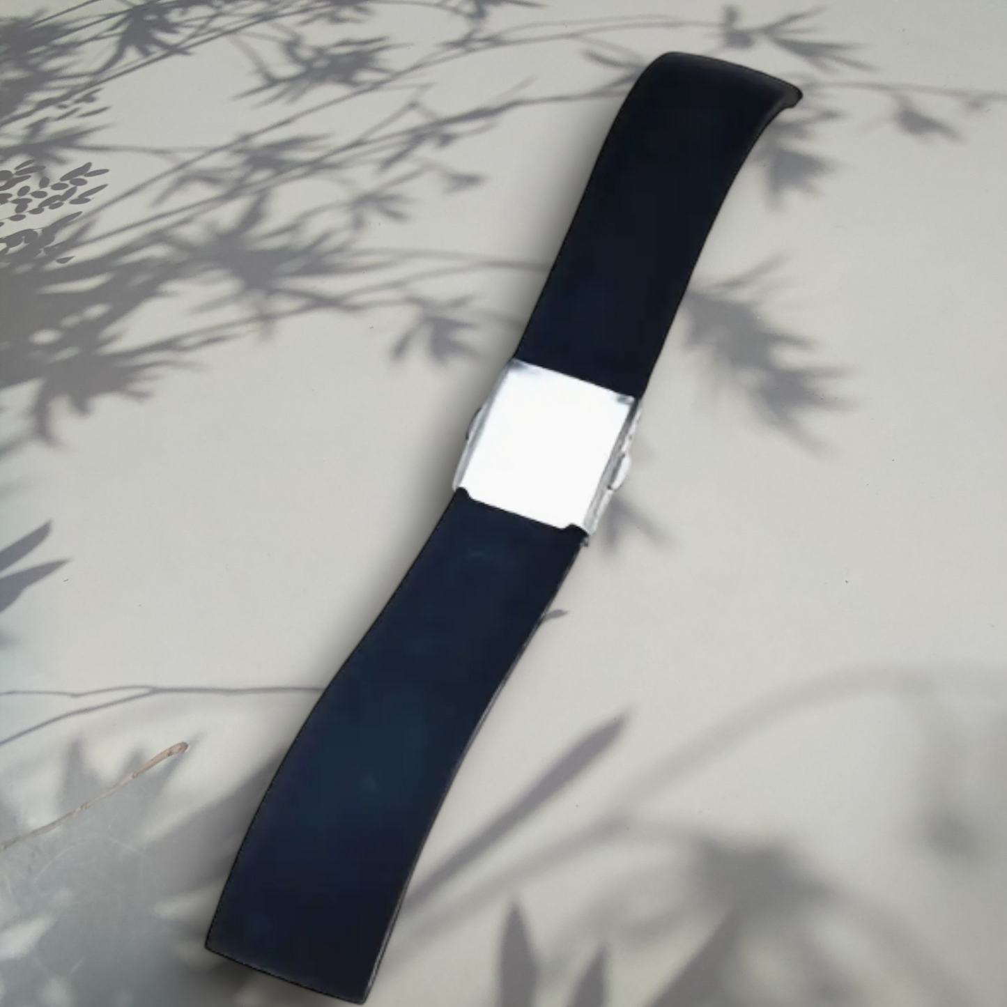 Skaldin Saviranta Kellonranneke silikooni | linkki-perhoslukko